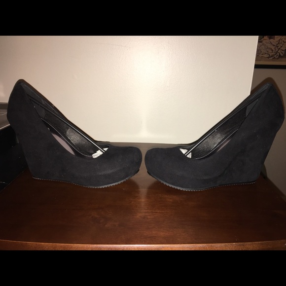 MIA Ivette Wedges - Black - WORN ONCE - Picture 2 of 8